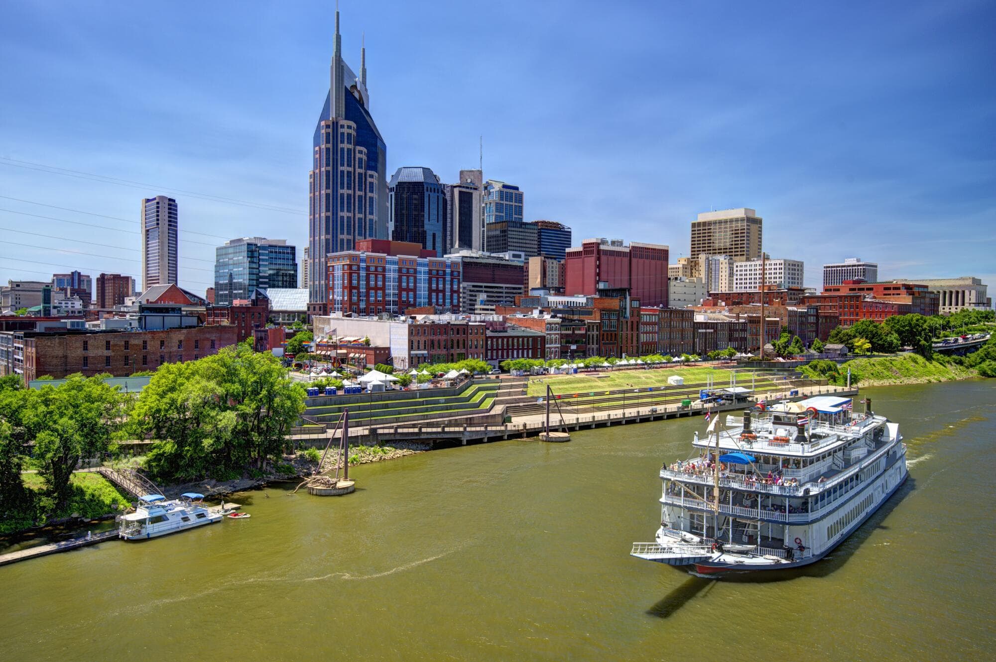 pros and cons of living in nashville